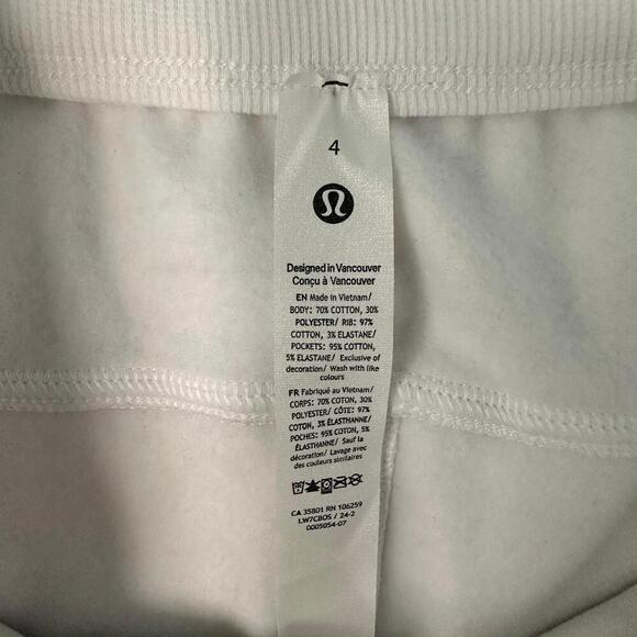 NWT Lululemon Scuba High-Rise Short 5" White Size 4 - Picture 5 of 5